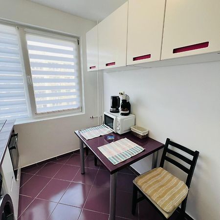 Apartament Naty Apartment บูคาเรสต์ ภายนอก รูปภาพ
