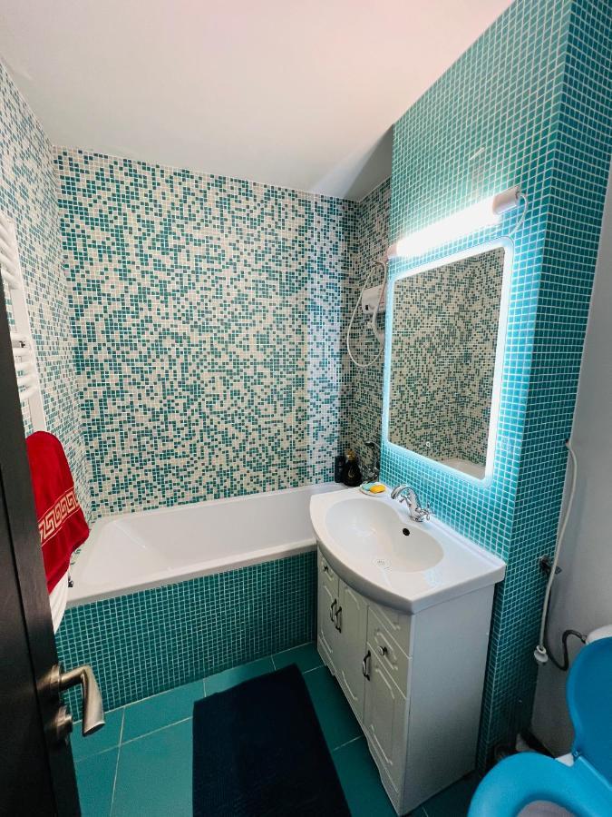 Apartament Naty Apartment บูคาเรสต์ ภายนอก รูปภาพ