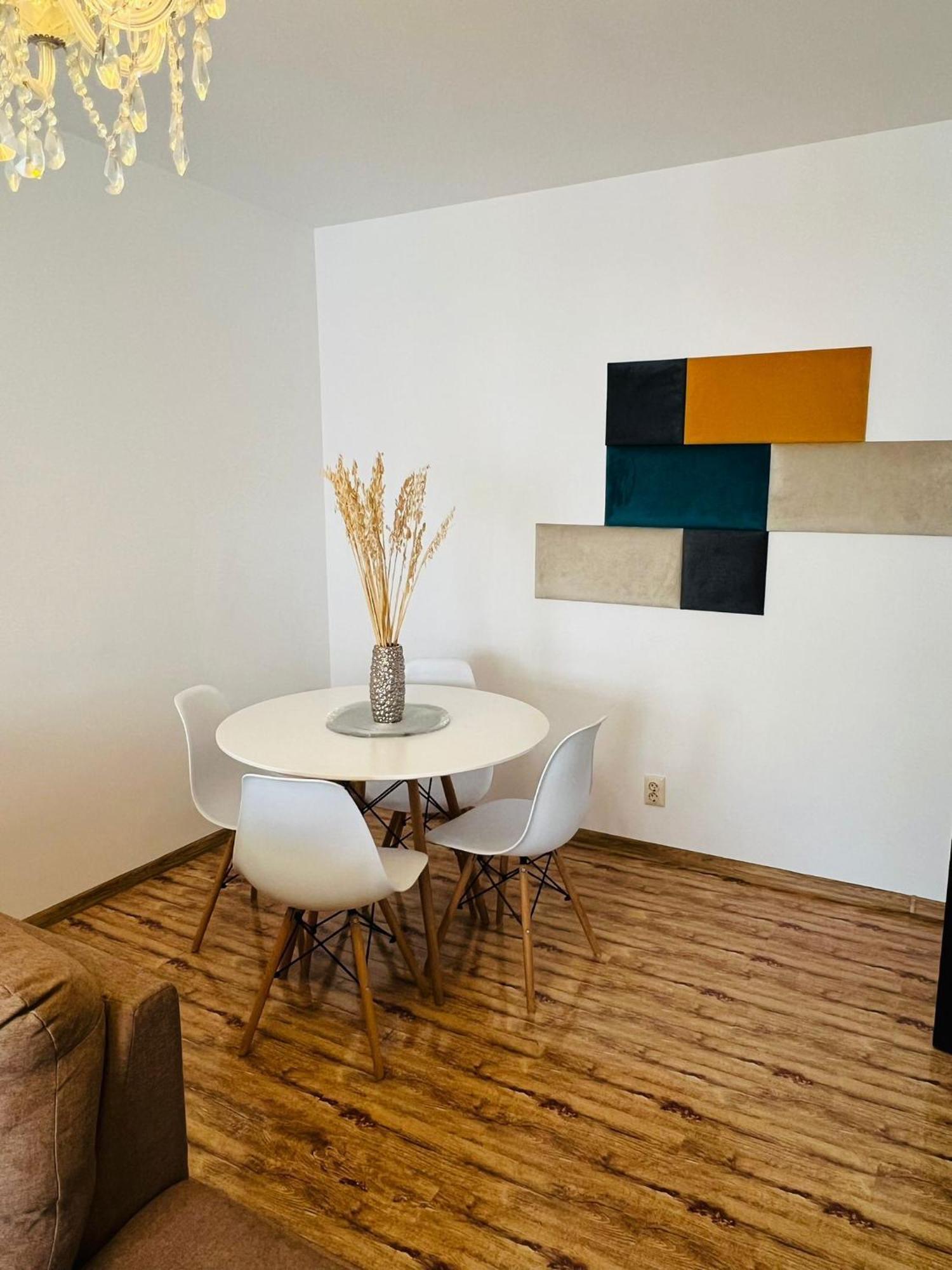 Apartament Naty Apartment บูคาเรสต์ ภายนอก รูปภาพ