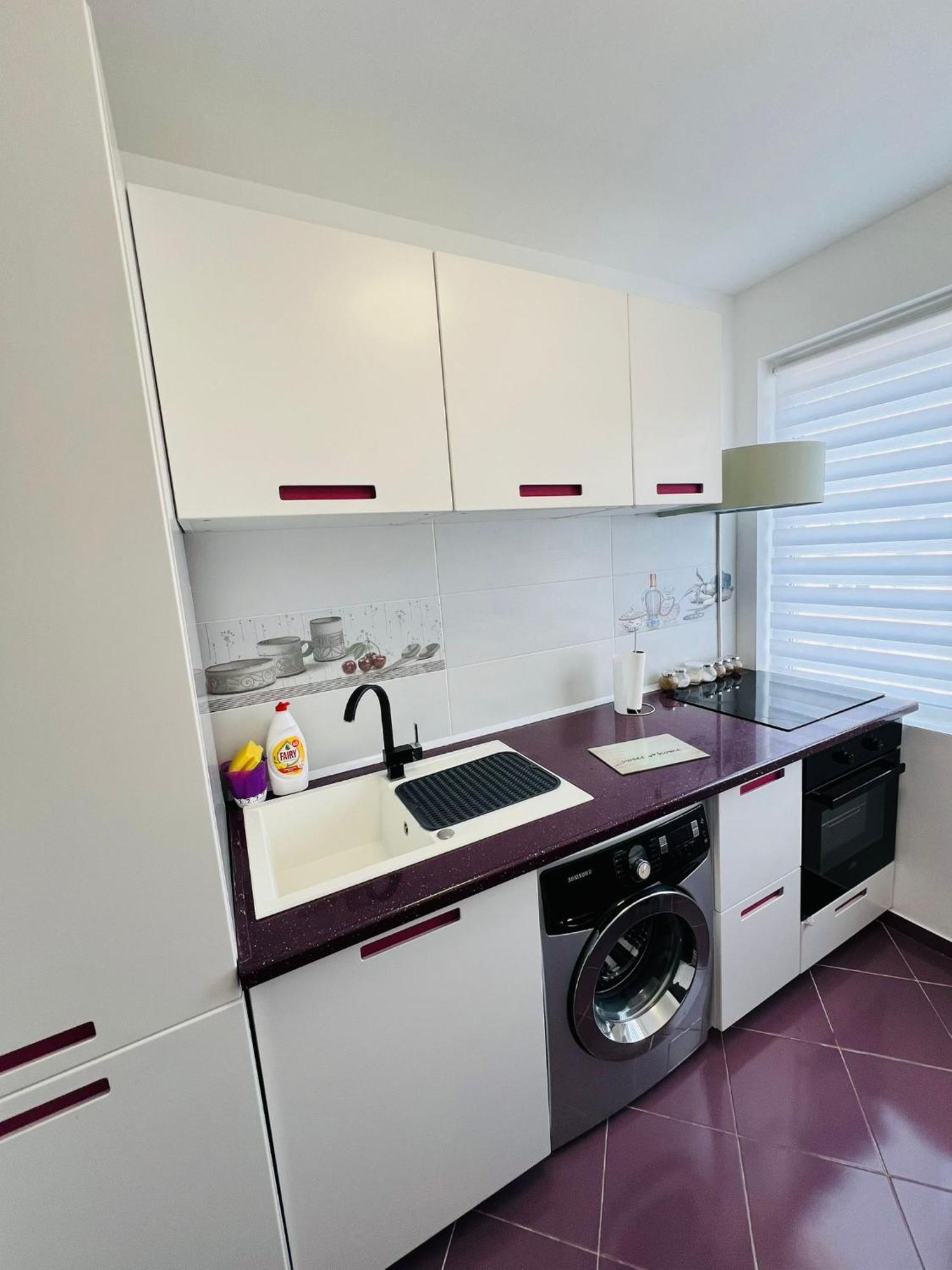 Apartament Naty Apartment บูคาเรสต์ ภายนอก รูปภาพ