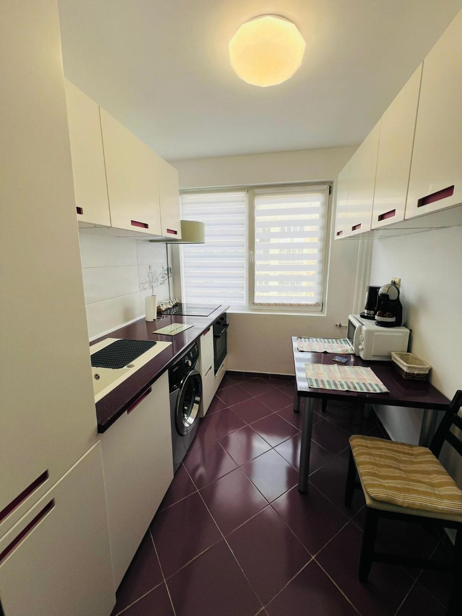 Apartament Naty Apartment บูคาเรสต์ ภายนอก รูปภาพ